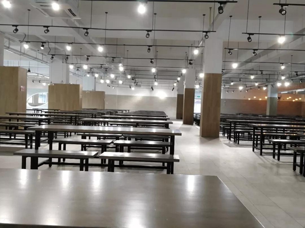 中国建筑系统门窗联盟领导莅临皇派家居产业园 中国建筑系统门窗联盟领导莅临皇派家居产业园