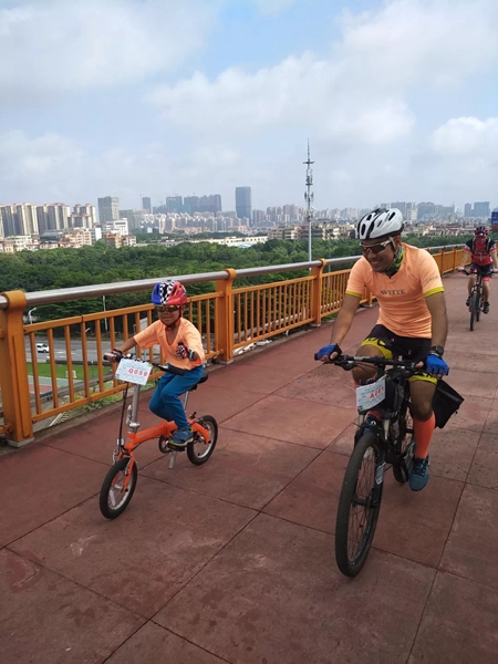 “绿色伟业，快乐骑行”伟业铝材携手佛山日报积极践行绿色健康生活方式