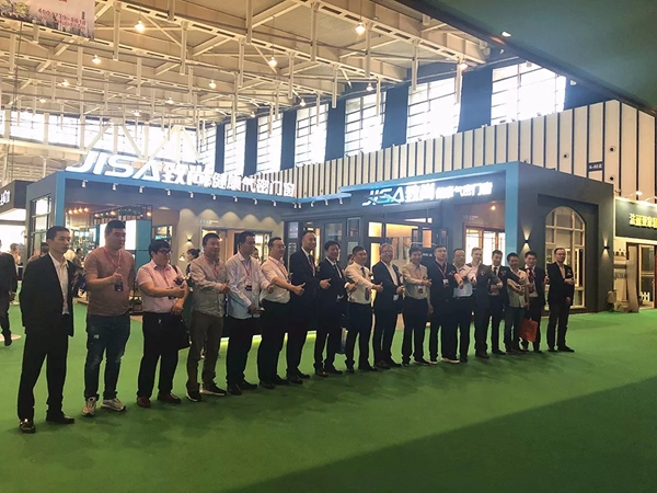 闪亮登场丨致尚门窗第五届中国移门暨门窗·定制家具博览会圆满成功 闪亮登场丨致尚门窗第五届中国移门暨门窗·定制家具博览会圆满成功
