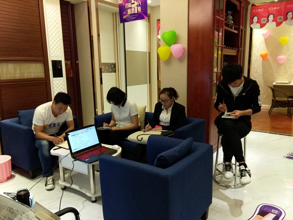 合生雅居商学院助力濮阳专卖店,五一活动再创新高! 合生雅居商学院助力濮阳专卖店,五一活动再创新高!