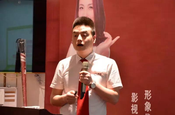 亮阁门窗第二届财富峰会取得圆满成功！