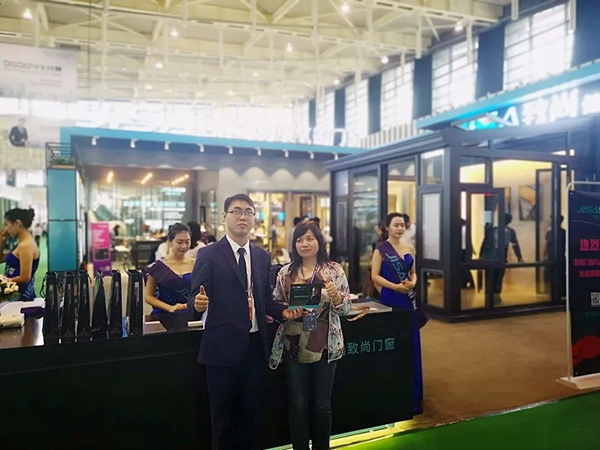 闪亮登场丨致尚门窗第五届中国移门暨门窗·定制家具博览会圆满成功 闪亮登场丨致尚门窗第五届中国移门暨门窗·定制家具博览会圆满成功
