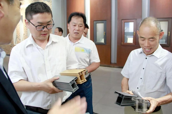 科饶恩门窗：郑州市工业技师学院考察团莅临科饶恩参观考察