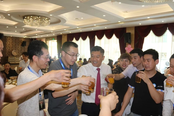 【惊动邵阳】董事长来了丨派雅门窗600方终端大店邵阳店盛装开业