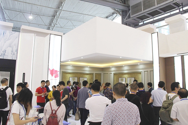 中国西部门都（蓬溪）惊艳亮相西部门窗暨定制家居展