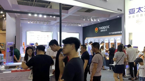 亚太天能携迪奥洛克登陆永康门博会,智能锁开启门业新时代! 亚太天能携迪奥洛克登陆永康门博会,智能锁开启门业新时代!
