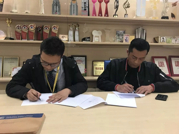 VOC智能锁强势签约金像奖新科影帝古天乐