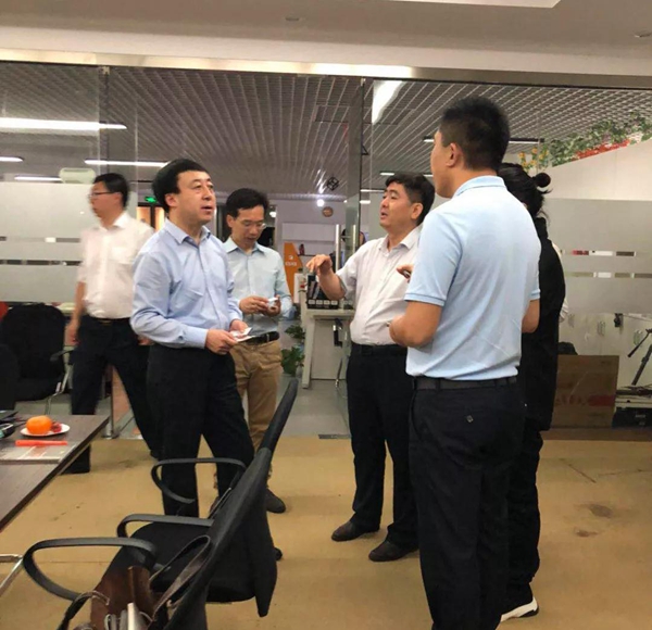 移康智能：门锁＆猫眼主动安防开创者——2018中国建博葵花奖考察团走访