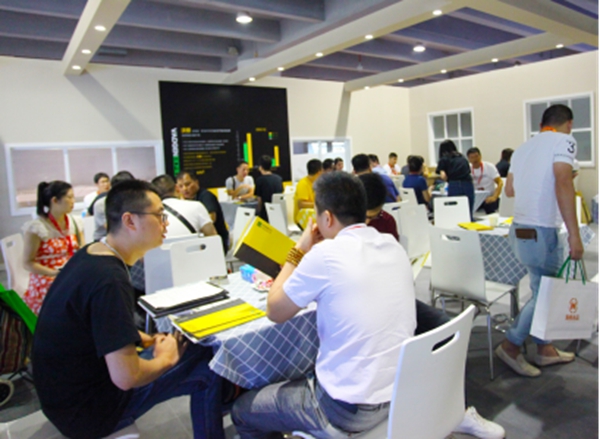 2018中国建博会(广州)丨穿越时空!沃根8090定制家带你抢先逛展会! 2018中国建博会(广州)丨穿越时空!沃根8090定制家带你抢先逛展会!