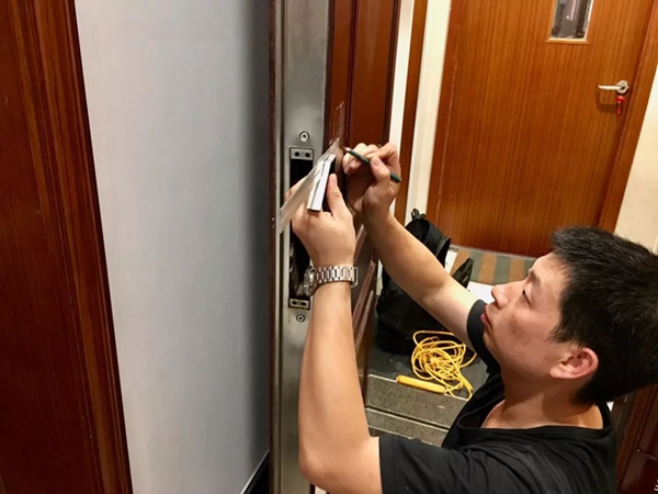 美永远是对的！从欧瑞博T1评测，来聊聊智能门锁那些事