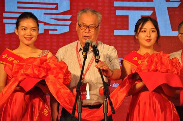 2018第五届中国西部门窗定制家居展盛大开幕!二十六万客商,邀您共享行业大戏! 2018第五届中国西部门窗定制家居展盛大开幕!二十六万客商,邀您共享行业大戏!