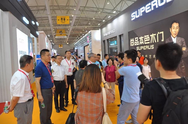 2018第五届中国西部门窗定制家居展盛大开幕!二十六万客商,邀您共享行业大戏! 2018第五届中国西部门窗定制家居展盛大开幕!二十六万客商,邀您共享行业大戏!