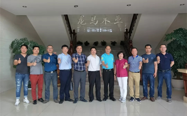 广东木门协会莅临艺龙木门参观交流