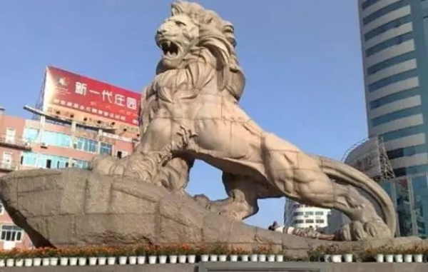 亮阁门窗成功进驻风光怡人的两大奇城！
