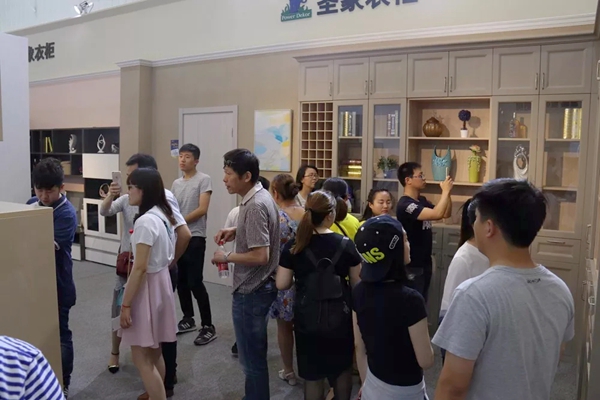 圣象家居实话实说:消费者代言才是走心! 圣象家居实话实说:消费者代言才是走心!