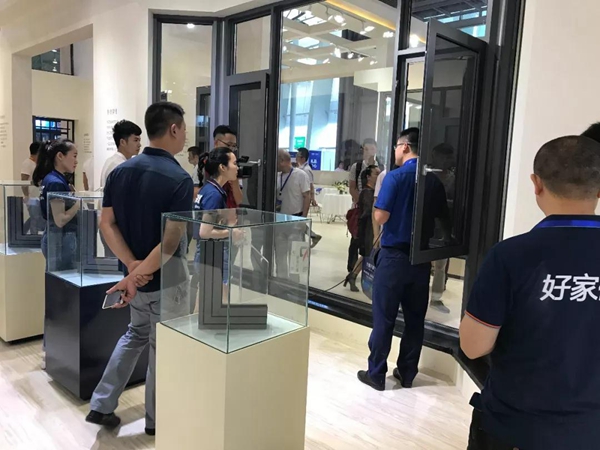 成都建博会丨皇派门窗至臻品质，剑指天府之国