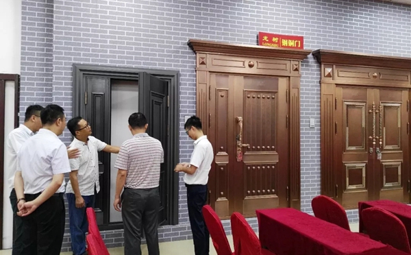 广东翔顺集团有限公司领导莅临龙树门业集团考察指导
