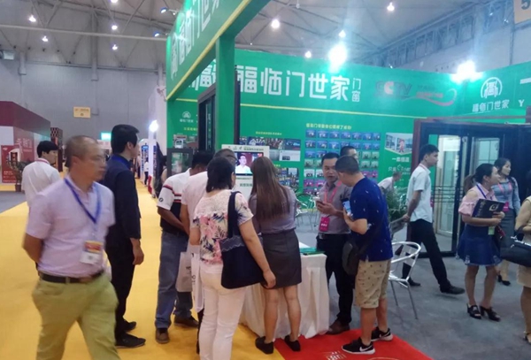 【展会快讯】福临门世家携隔热门窗黑科技闪耀亮相西部门窗展会！