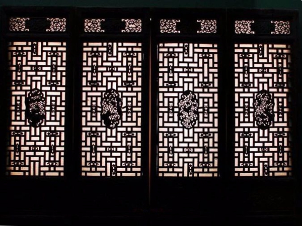 亚材门窗打造建筑的视觉中心，产品为王！