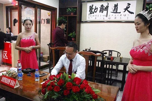 派雅门窗400方河南驻马店旗舰店盛大开业！