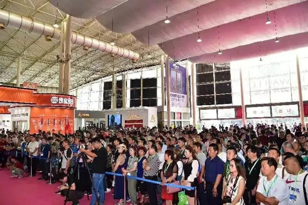 “伟业橙”魅力四射,第13届中国·潍坊门窗幕墙博览会盛大召开! “伟业橙”魅力四射,第13届中国·潍坊门窗幕墙博览会盛大召开!