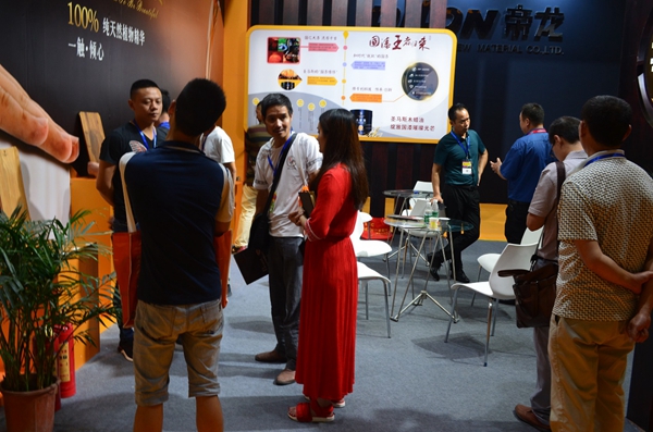 19届成都国际家具展|圣马斯木蜡油“本真系列”大放异彩,火爆人气见证品牌实力 19届成都国际家具展|圣马斯木蜡油“本真系列”大放异彩,火爆人气见证品牌实力