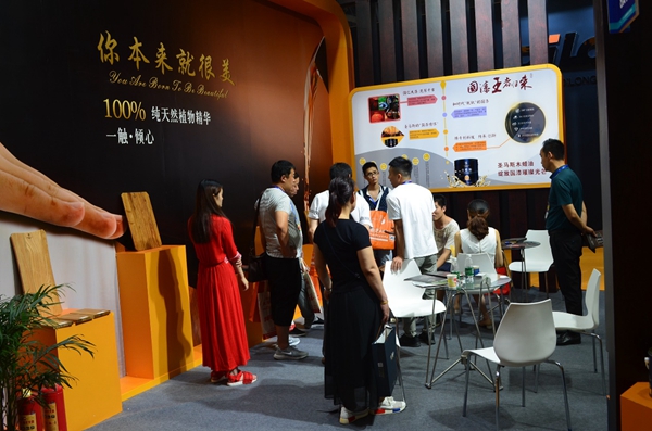 19届成都国际家具展|圣马斯木蜡油“本真系列”大放异彩,火爆人气见证品牌实力 19届成都国际家具展|圣马斯木蜡油“本真系列”大放异彩,火爆人气见证品牌实力