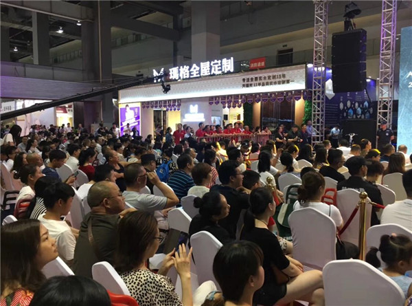 品质生活爱你更多〡人气偶像陈晓东嗨唱助阵2018玛格现代简约新品发布会！