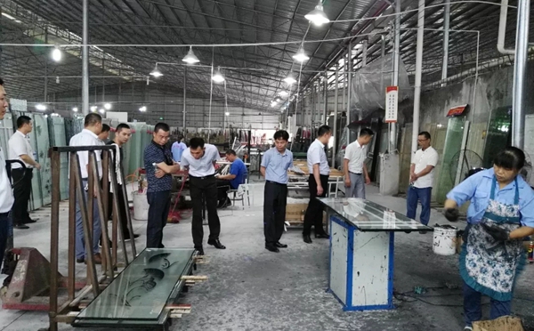广东翔顺集团有限公司领导莅临龙树门业集团考察指导