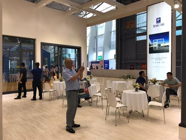 成都建博会丨皇派门窗至臻品质，剑指天府之国