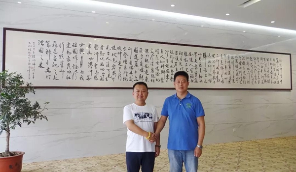 德国丝吉利娅张总携代表团访问绿盾中天门窗并签署绿盾中天定制款五金合作协议 德国丝吉利娅张总携代表团访问绿盾中天门窗并签署绿盾中天定制款五金合作协议