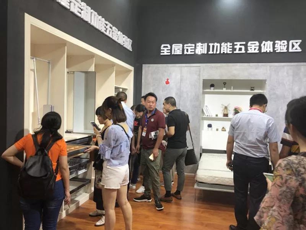 “功能五金丨亚当斯时刻”：广东亚当斯闪耀亮相成都国际家具展