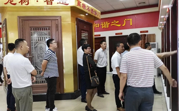 广东翔顺集团有限公司领导莅临龙树门业集团考察指导