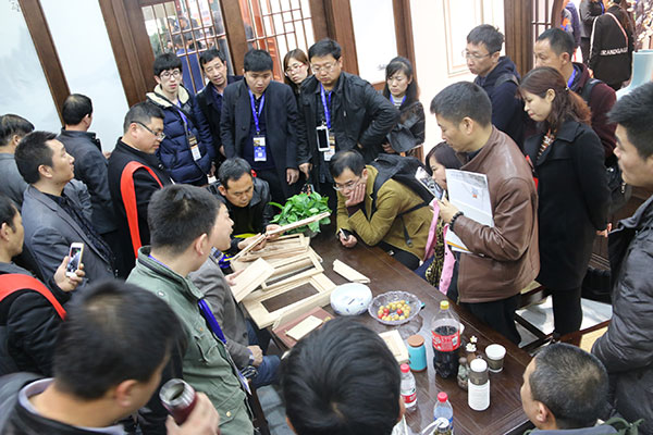 做中国高端市场，手工雕花仍受宠？