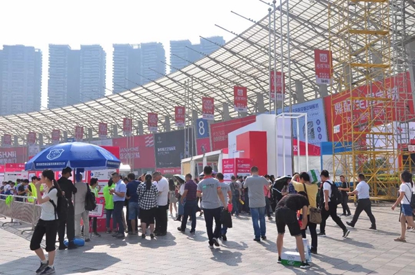 2018第五届中国西部门窗定制家居展盛大开幕!二十六万客商,邀您共享行业大戏! 2018第五届中国西部门窗定制家居展盛大开幕!二十六万客商,邀您共享行业大戏!
