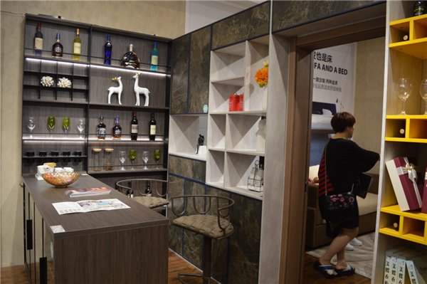 成都家具展 | 美蝶衣柜展示工业4.0新品，F2C模式为客户省钱省心