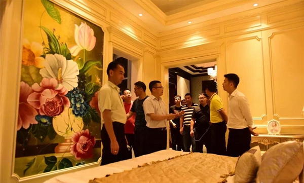 木斯特：东莞市定制家居行业协会莫锐辉会长及副会长以上单位莅临木斯特参观调研