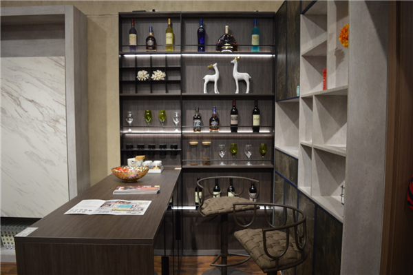 成都家具展 | 美蝶衣柜展示工业4.0新品，F2C模式为客户省钱省心