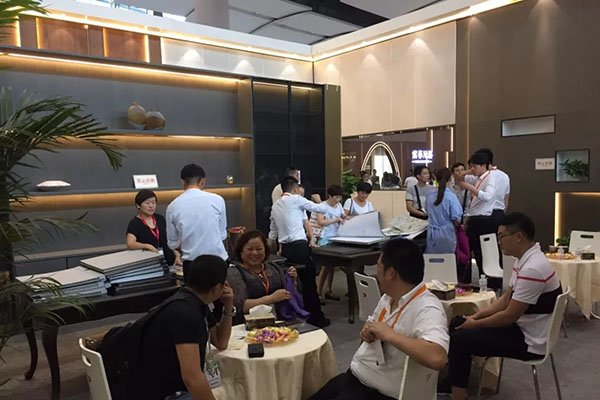2018中国建博会(广州)| 整装集成,全新亮相—领绣整装集成智能家居登陆建博会 2018中国建博会(广州)| 整装集成,全新亮相—领绣整装集成智能家居登陆建博会