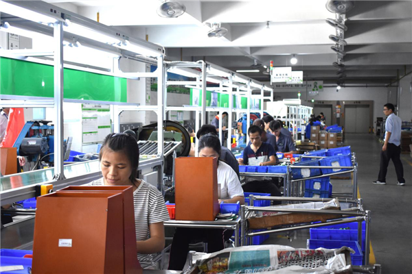中国木门窗协会供应商走进欧派克,感受滑轮实践者的精神 中国木门窗协会供应商走进欧派克,感受滑轮实践者的精神