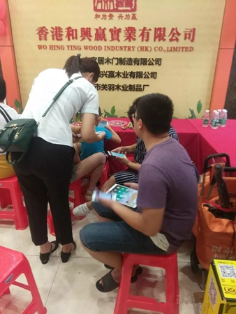 广大客商来和兴赢木业参观考察！！