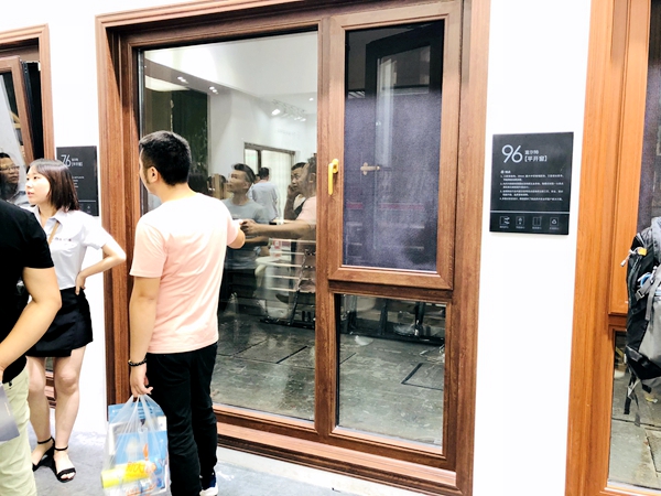 中国建博会20周年现场直击|美沃门窗庄春波:一门匠心造窗 中国建博会20周年现场直击|美沃门窗庄春波:一门匠心造窗