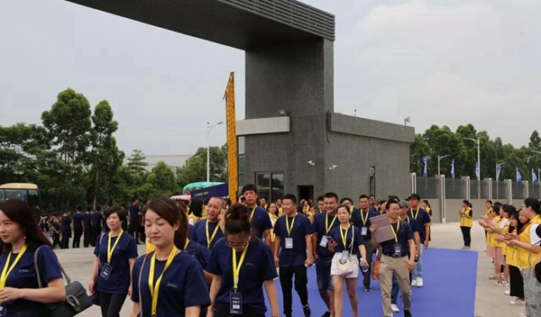 富奥斯门窗2018年“双核聚势 创赢未来”经销商大会隆重开幕 富奥斯门窗2018年“双核聚势 创赢未来”经销商大会隆重开幕
