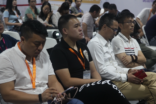 全屋荟赋能软装/硬装设计师商业新模式发布会在广州建博会举行