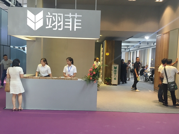 中国建博会20周年现场直击丨广东翊菲家具有限公司潘文凭：走极简风格 迎合消费主流