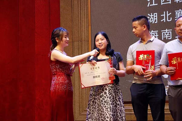 派雅门窗颁奖晚宴隆重召开！百战归来正少年，砥砺前行勇“蝶变”！