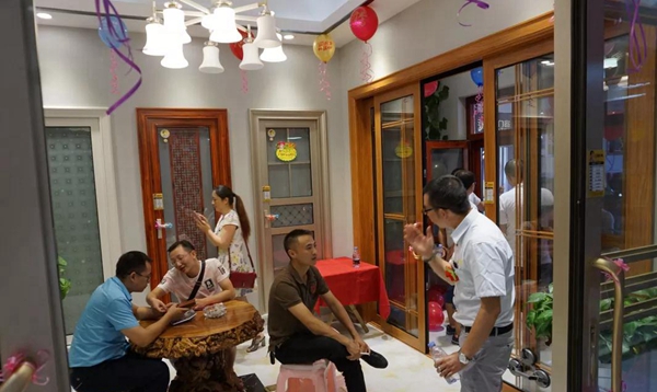 皇田门窗专卖店火爆开业,大型庆典轰动全城! 皇田门窗专卖店火爆开业,大型庆典轰动全城!