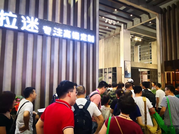 2018中国建博会(广州)|拉迷第二代“米兰诺”惊艳全场,第一天签约32家! 2018中国建博会(广州)|拉迷第二代“米兰诺”惊艳全场,第一天签约32家!