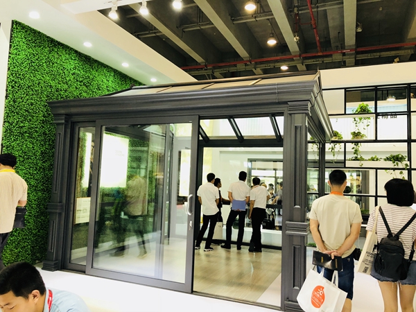 中国建博会20周年现场直击 | 成图百灵鸟门窗葛建忠：定制与性能结合
