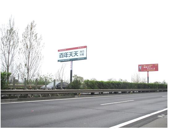 百年天天品牌宣传放大招，40处高炮广告密集布点高速路